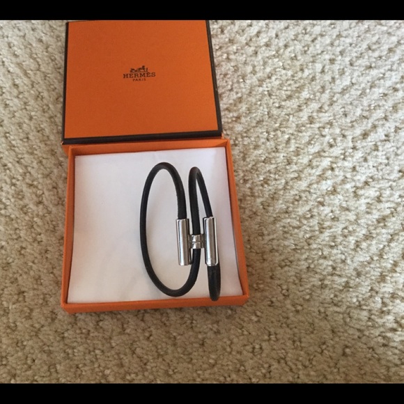 Hermès silver H with black leather bracelet - Picture 7 of 12